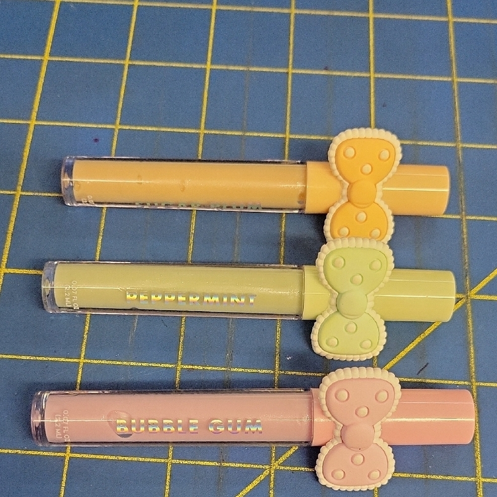 Pretty Bow Lip Gloss Set of 3 Peppermint Bubble Gum Sugar Plum